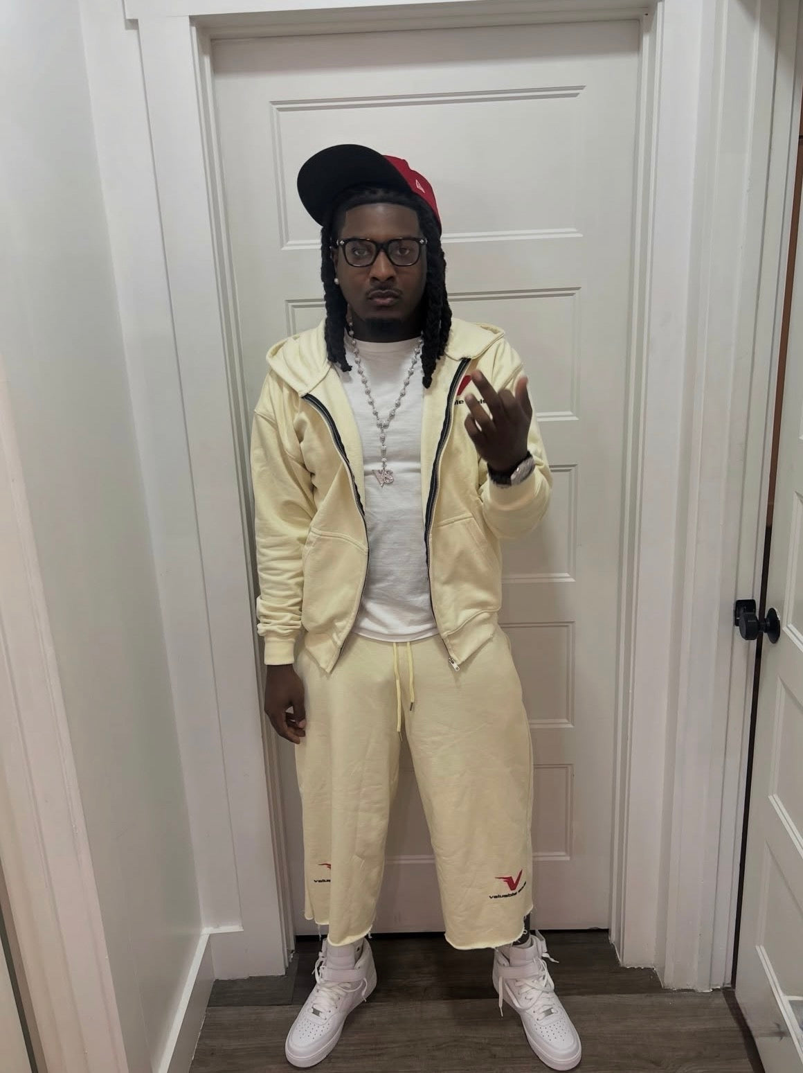 Cream “Pure V” Set