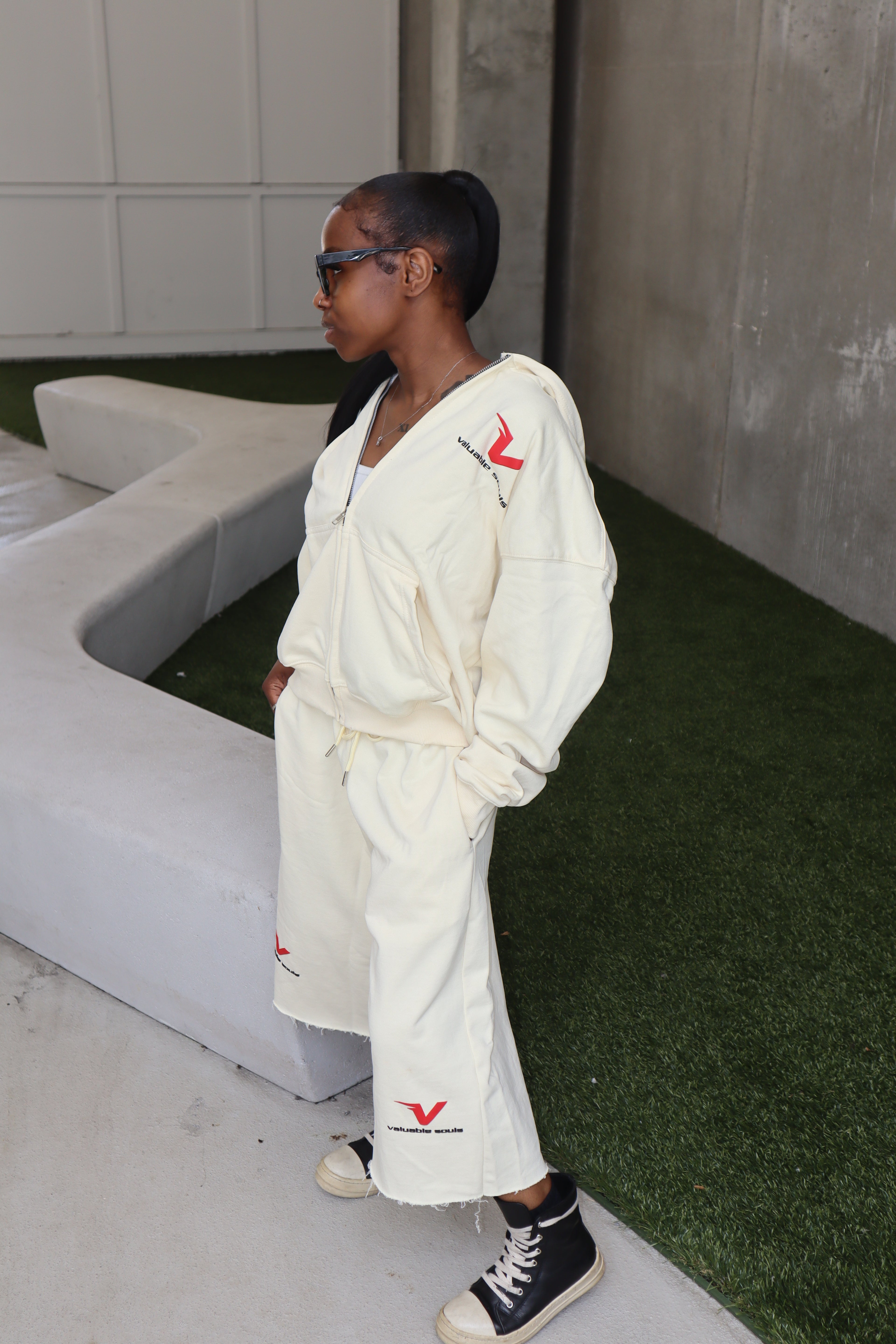 Cream “Pure V” Set